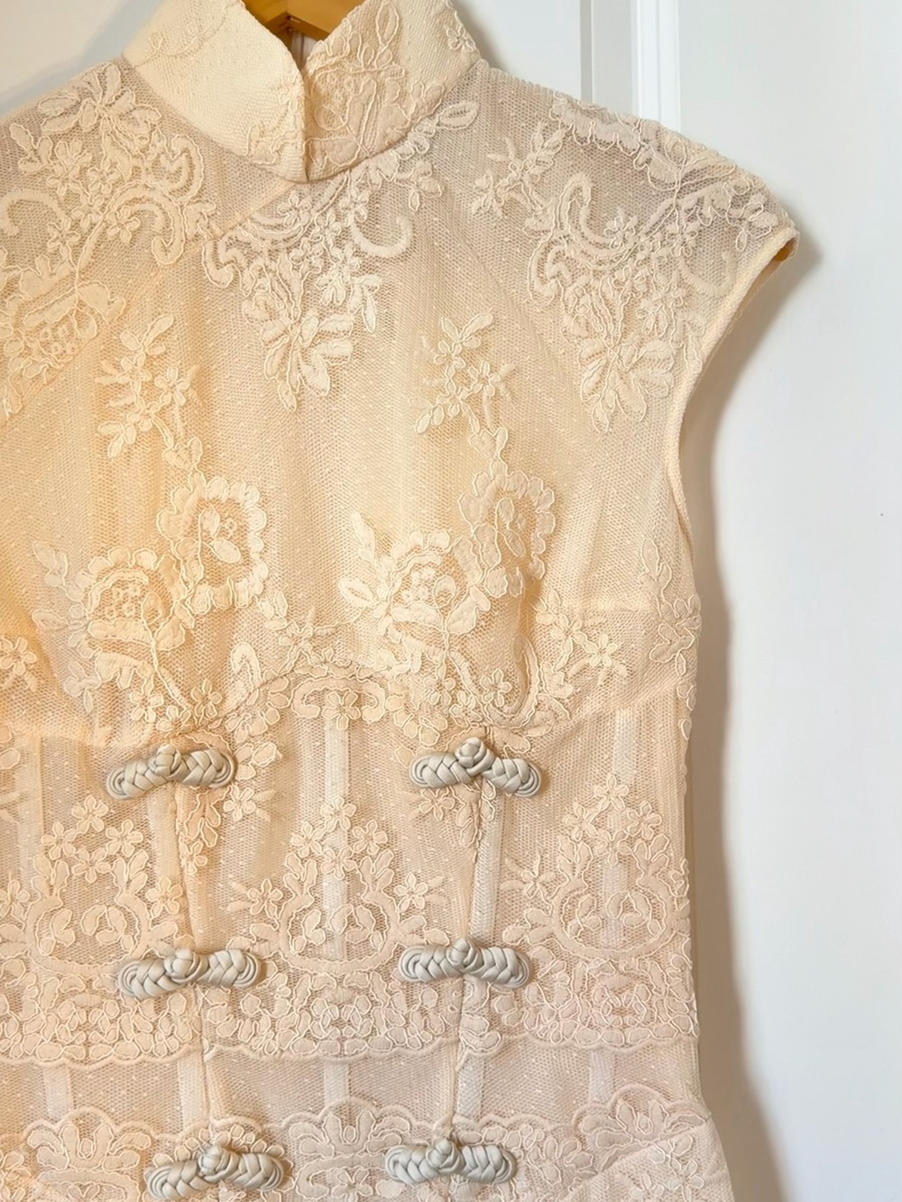 SAU LEE Lace Mini Dress In Cream, NEW WITHOUT TAGS, NEVER WORN. - Picture 5 of 12
